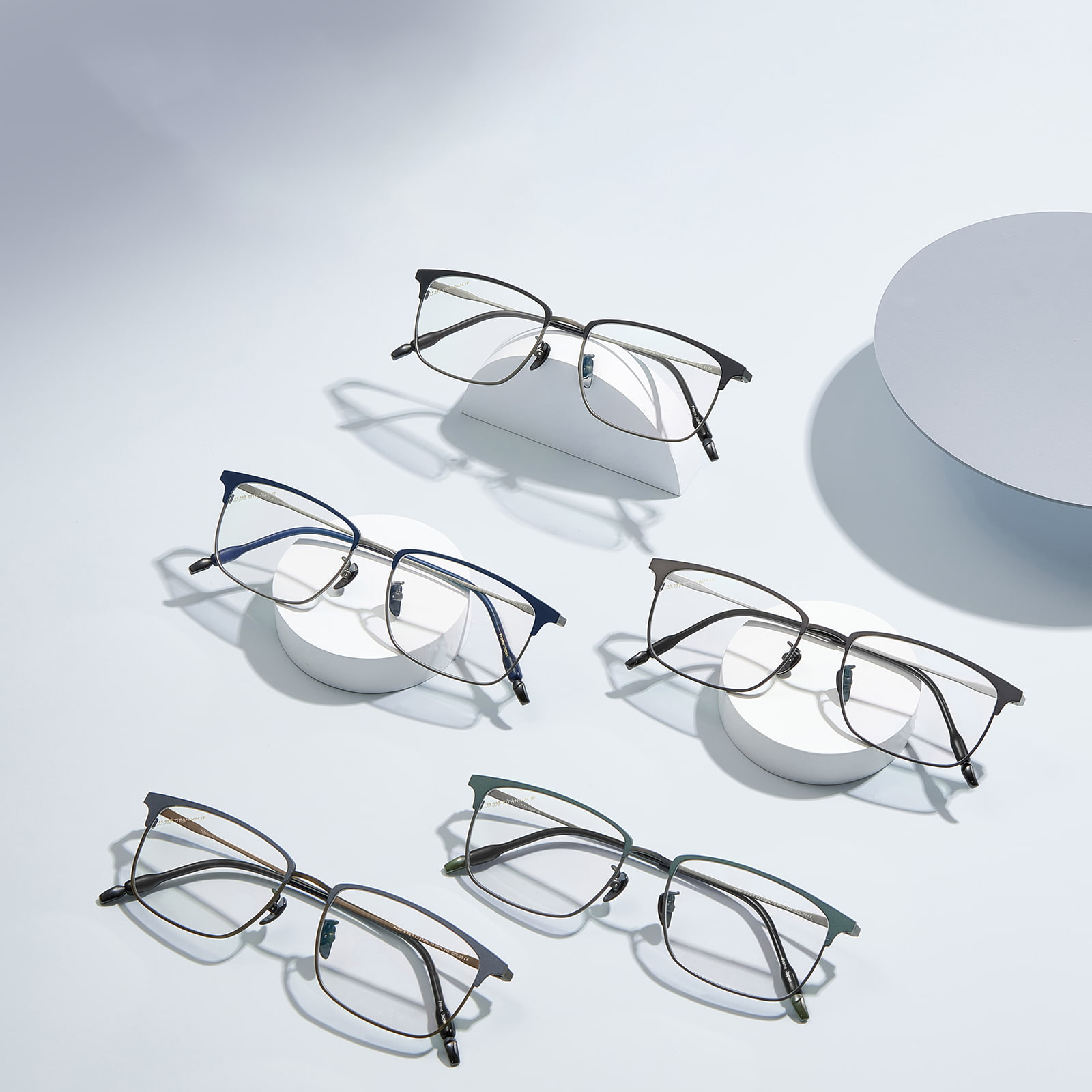9727 Two-Tone Ultra-Thin Eyebrow-Shaped Frame Pure Titanium Glasses