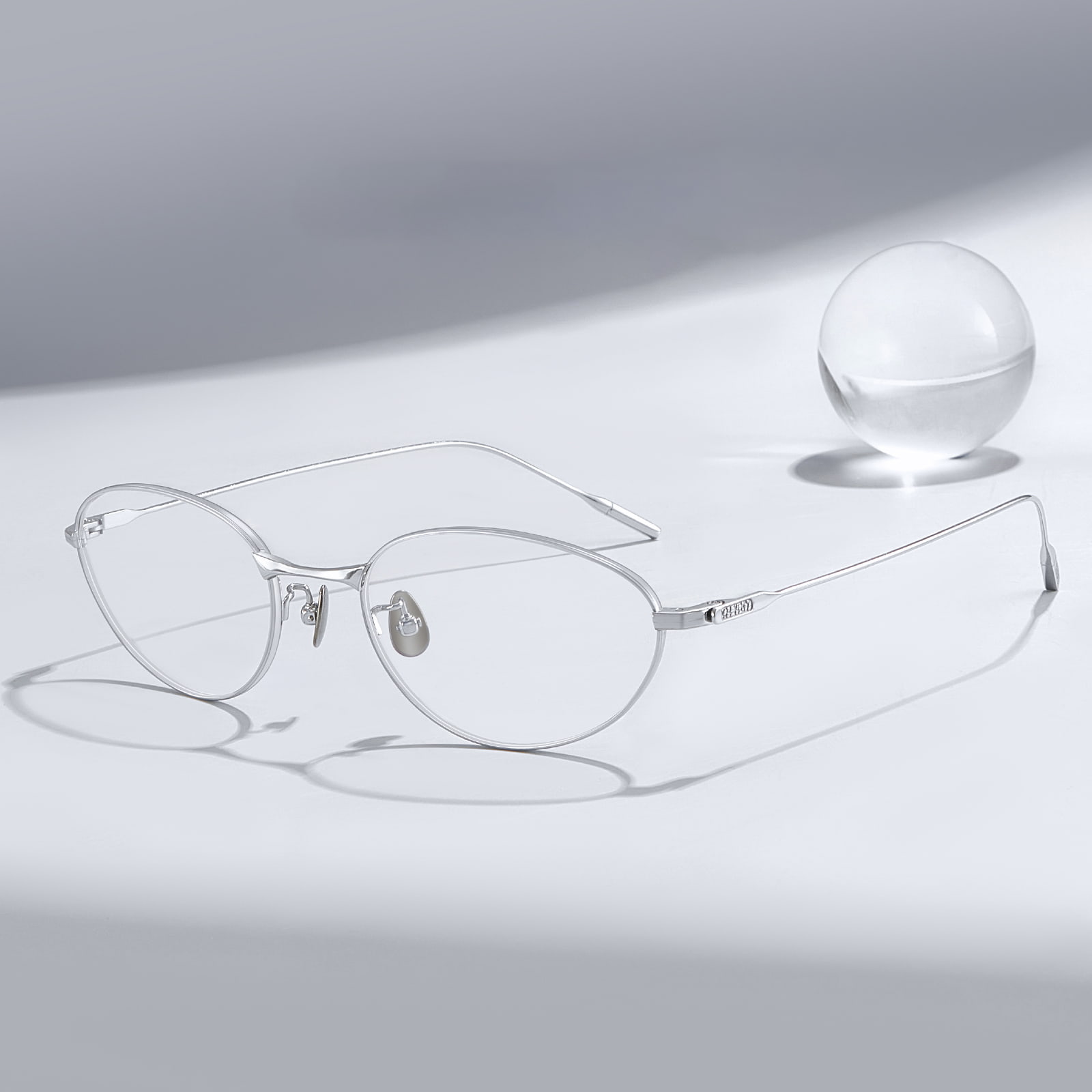 Fade Oval Cat-Eye Color Rich Pure Titanium Glasses