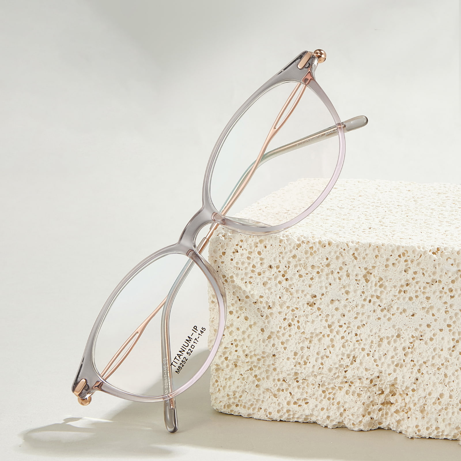 M8252 Ultra-Tough Titanium Legs Hollow β Titanium Glasses