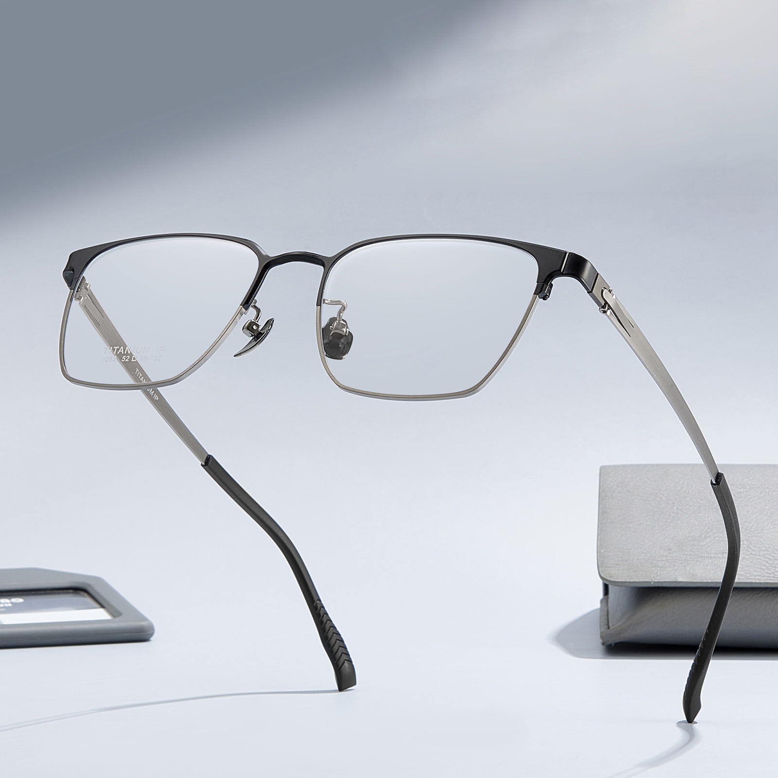 1283 Two-Color Pure Titanium Glasses Without Welding Points