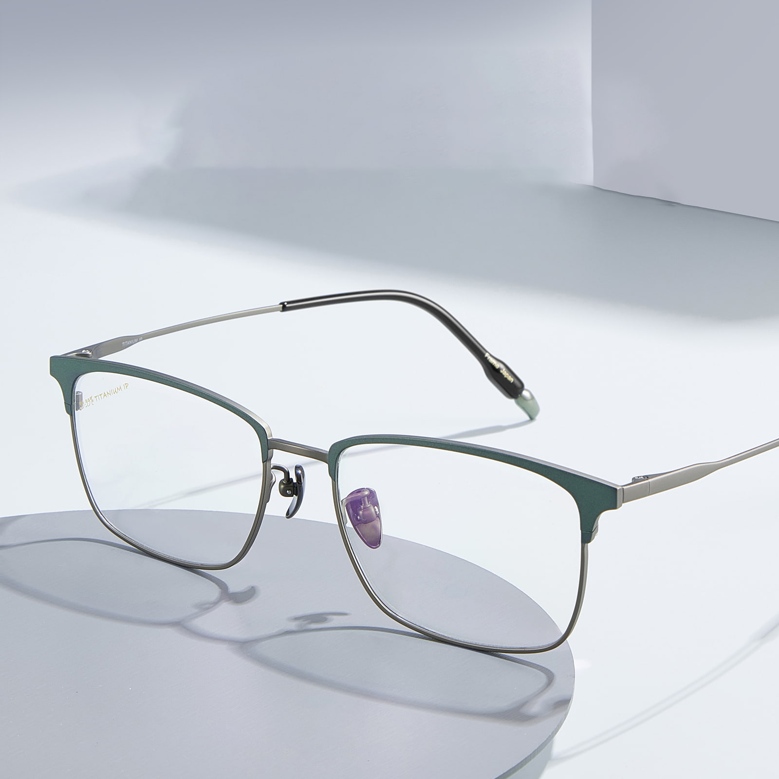 9727 Two-Tone Ultra-Thin Eyebrow-Shaped Frame Pure Titanium Glasses