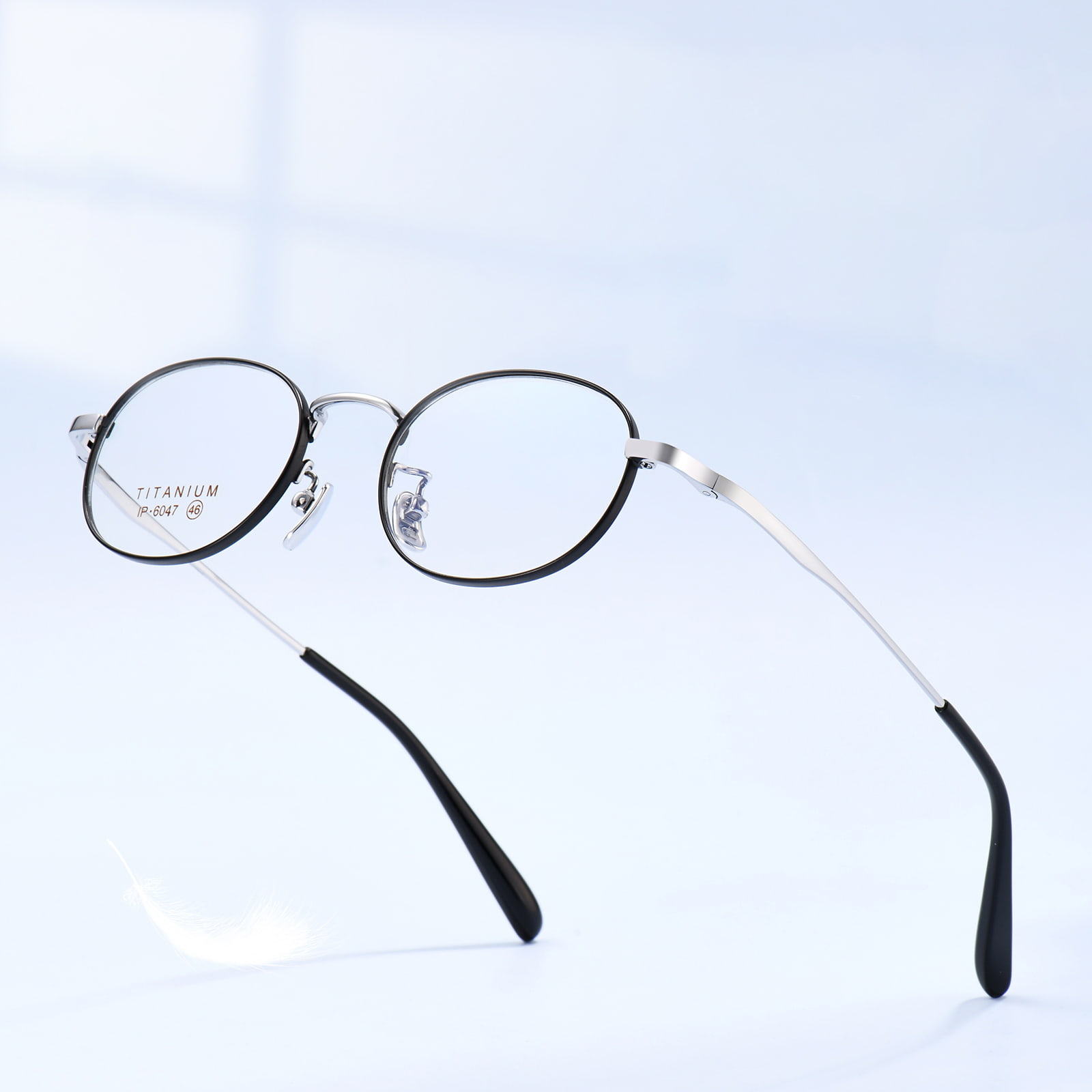 6047 Wide-Rimmed Exquisite Non-Allergenic Pure Titanium Glasses