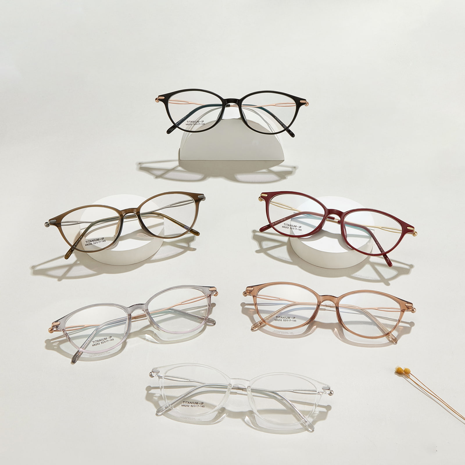 M8252 Ultra-Tough Titanium Legs Hollow β Titanium Glasses